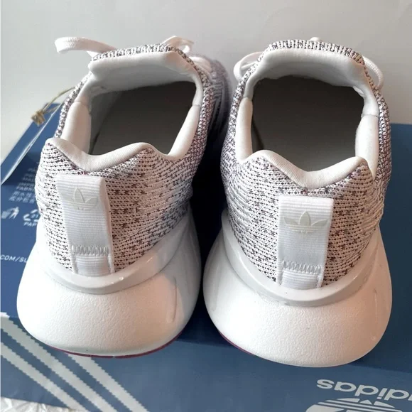 Adidas Originals Swift Run 22 Shoes - Picture 10 of 14